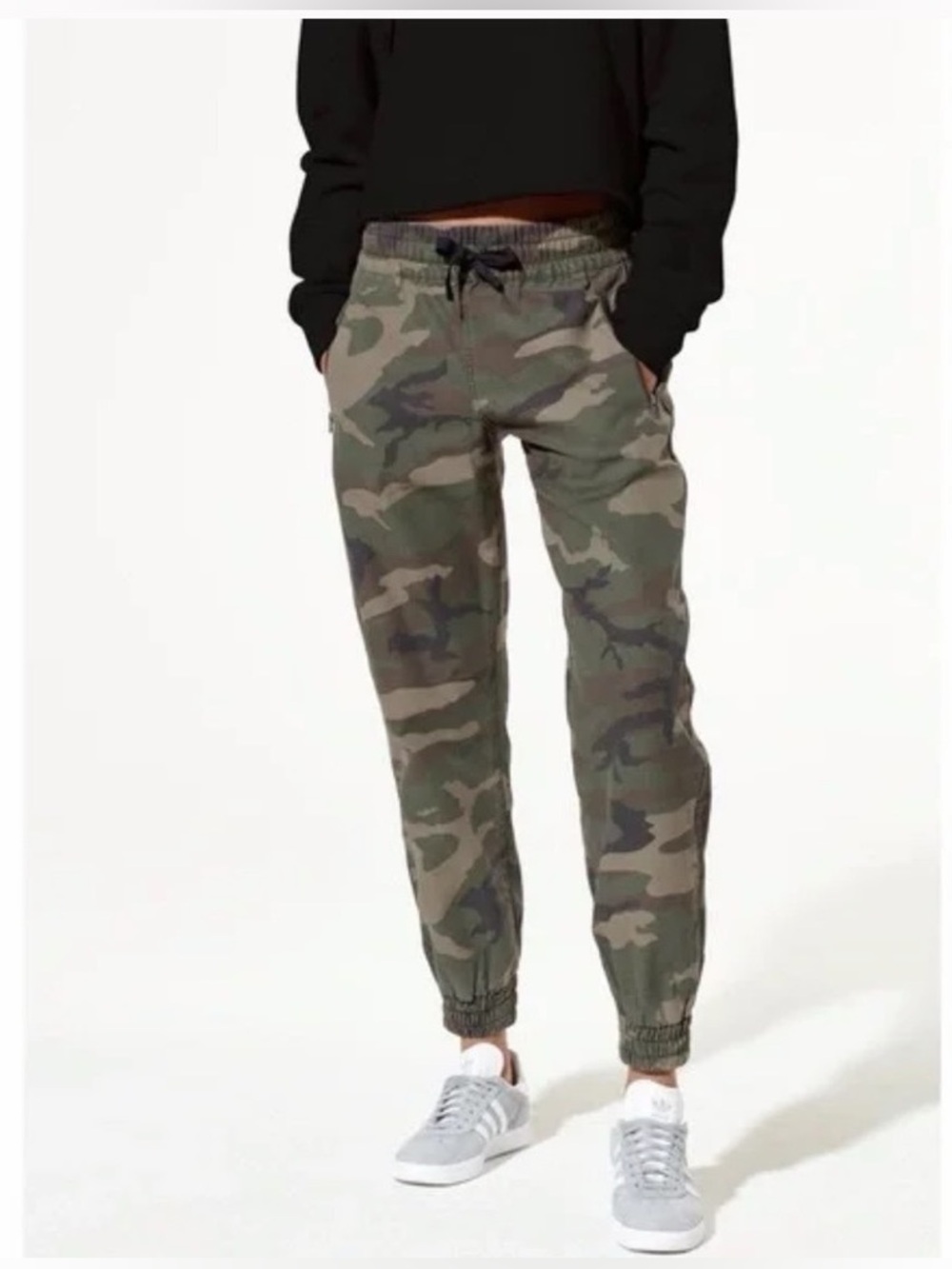Tna Aritzia Alix Camo Joggers in Camo